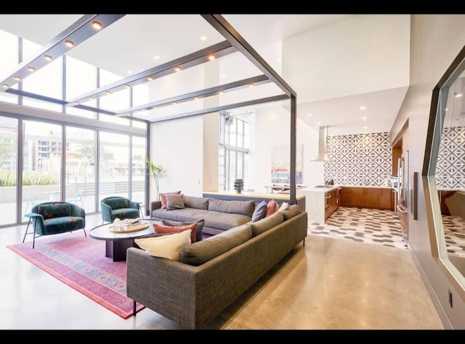 Appartamento Sleeps 9 Three Bedroom Heart Of Downtown *