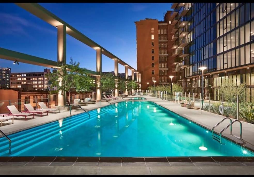 Appartamento Sleeps 9 Three Bedroom Heart Of Downtown Los Angeles