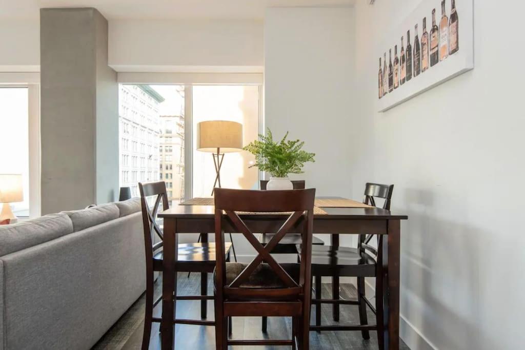 Appartamento Sleeps 9 Three Bedroom Heart Of Downtown