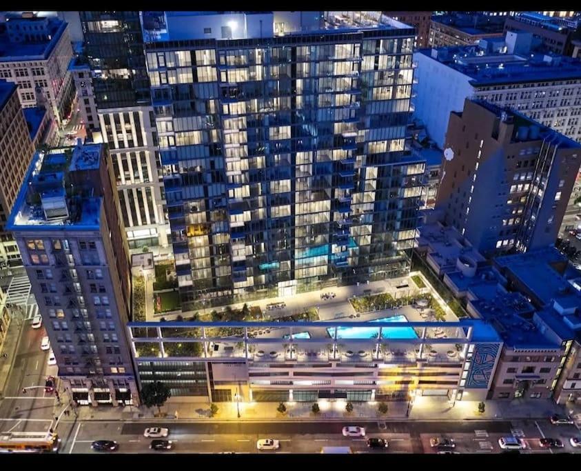 Appartamento Sleeps 9 Three Bedroom Heart Of Downtown